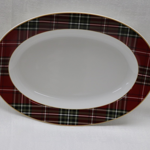 222 FIFTH WEXFORD RED TARTAN PLAID CHRISTMAS HOLIDAY OVAL SERVING PLATTER TRAY